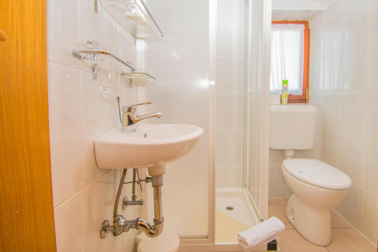 Apartments Punta & Vista In Krk Крк Экстерьер фото