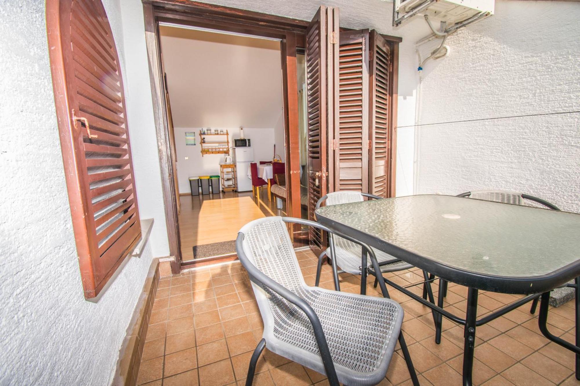 Apartments Punta & Vista In Krk Крк Экстерьер фото