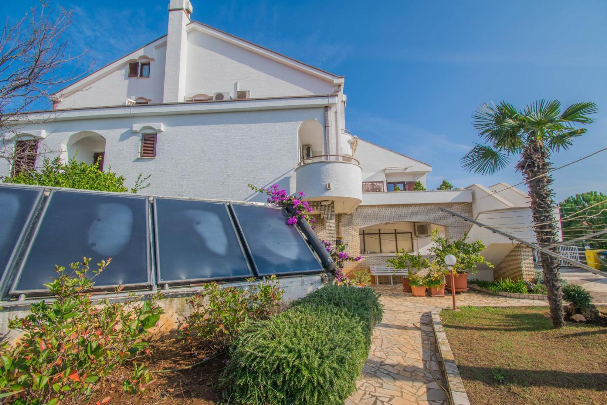 Apartments Punta & Vista In Krk Крк Экстерьер фото