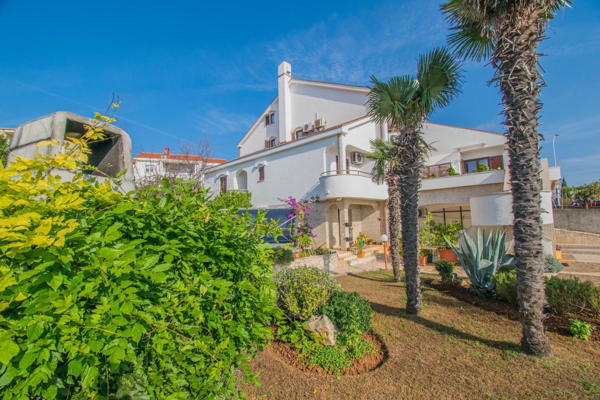 Apartments Punta & Vista In Krk Крк Экстерьер фото